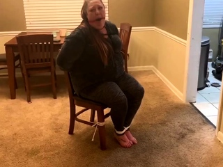 Sizzling brunette huge boobs toying pink pussy