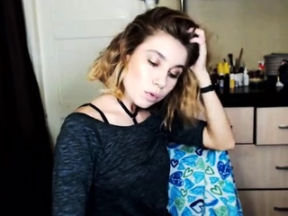 Hot amateur blonde pregnant toying her pussy solo