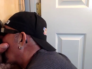 Gloryhole stud facefucked by means of wall