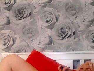 MILF blonde likes major toys