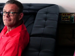 Mom fingers playmate’ crony’s daughter Faking Out Your Fathe