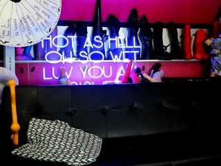 Amateur sweet blonde babe sucking cock