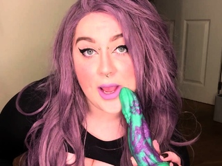 Attractive hottie Anetta Keys enjoys a solo toy masturbation