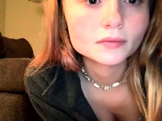 Smaller titted blond stunner Sarah Peachez masturbating