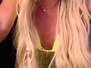 Fascinating Voluptous SheBabe CandyShe Reside Webcam sex Show