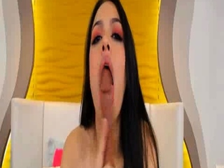 Horny Lady Fingering Her Pussy Till She Cum