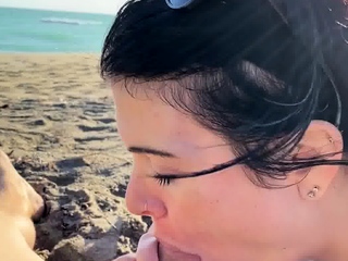 Fantastic brunette babe enjoys a difficult POV fuck