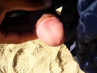 Str8 guys jerking in beach for a slut