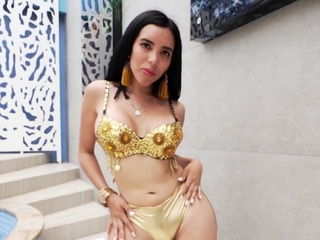 Bigbutt ts Latina sucking although breeded