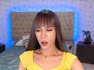 Lustful Shemale Faps Her Difficult Dick