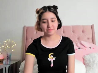 Amateur Webcam Teen Masturbates And Teases