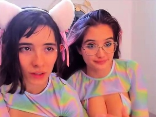 Blonde and brunette lesbian babes like