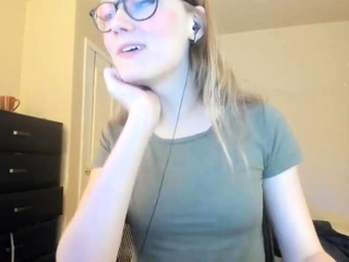 Compact tits tranny solo on cam