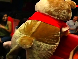 Fortunate babe gets to suck stripper’s dick through celebration