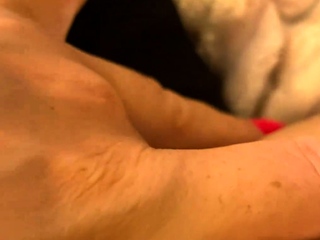 Amateur Close Up Squirting Masturbation