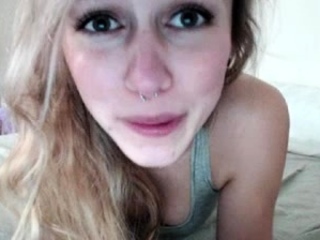 Amateur milf flashing her major boobs in a public spot