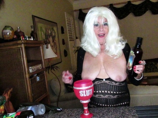 Attractive hottie Anetta Keys enjoys a solo toy masturbation