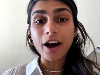 Solo girls masturbate till orgasm for