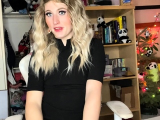 Tranny amateur solo massive tits masturbates in higher def