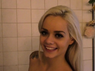 Amateur blonde blowjob and deepthroat