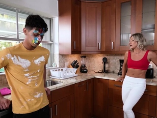 Stepson can not resist his stepmoms seducing moves on him