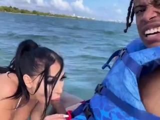 Czech amateur blowjob and fucking POV in public