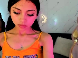 Brunette Solo Webcam Masturbation