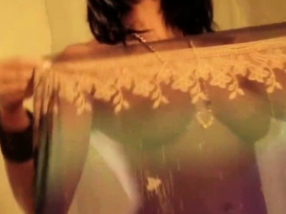 Indian MILF Dancer Appears So Erotic