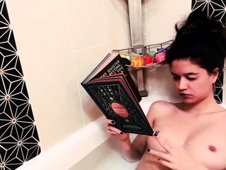 Young amateur teen in solo masturbation having kinky