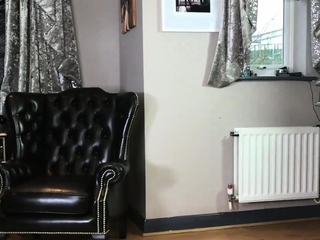 Amateur blonde handjob