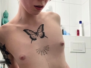 Brunette Tranny jerking in really hard dick in solo Webcam