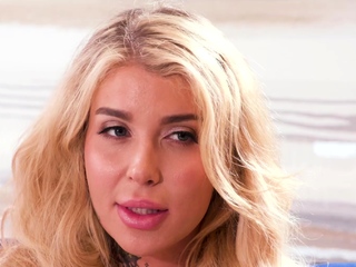 Trans swinger Gracie Jane enjoys major cock