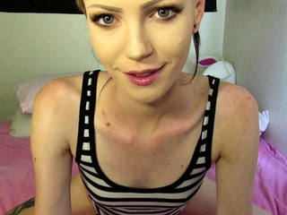 Hot amateur webcam teen masturbates for their fans