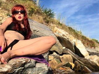 Redhead great ass masturbation show with toys on webcam