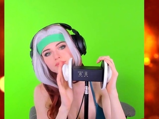 Huge boob brunette masturbates on webcam