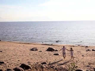 Luxurious blonde Mariana does her finest to get jizz