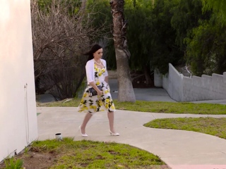 Anal lover MILF Dana Dearmond screaming on a giant fats cock