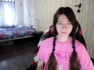 Beautiful Beginner teen brunette masturbating outside