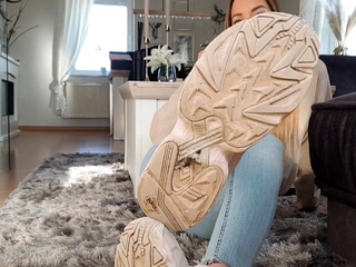 JolieGlamour – Sohlen-Lecker und Socken-Schnffler