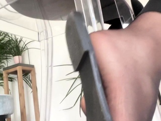 Newbie hottie solo masturbation