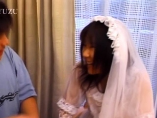 Depraved idol Nami Asakura exposes her curves