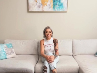 Inked Luna reveals pierced nipples and sucks dick