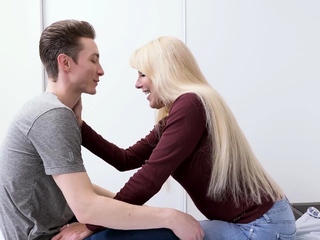 Peter Pounder together with his massive cock fucks Bianca Match Cougar laborious