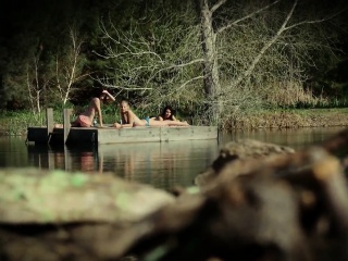 Cortney Palm – Zombeavers