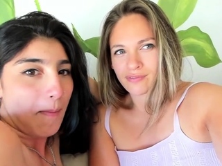 Curvy blonde babe teasing on webcam