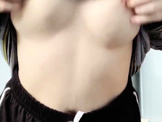 Novice Webcam Teen Masturbates And Teases