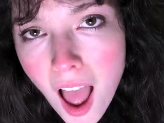 Bare beginner webcam lady fingering her pussy reside on digicam