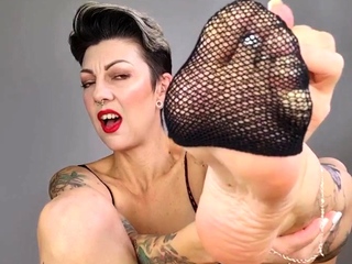 Brunette with foot fetish rubs large dick together with her ft in POV