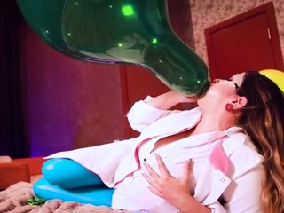 Novice hottie solo masturbation