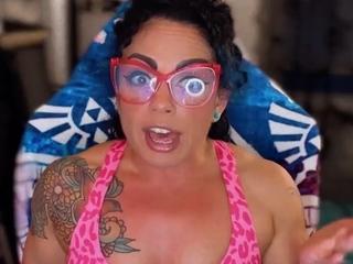 Large boobs milf masturbates along with her dildo